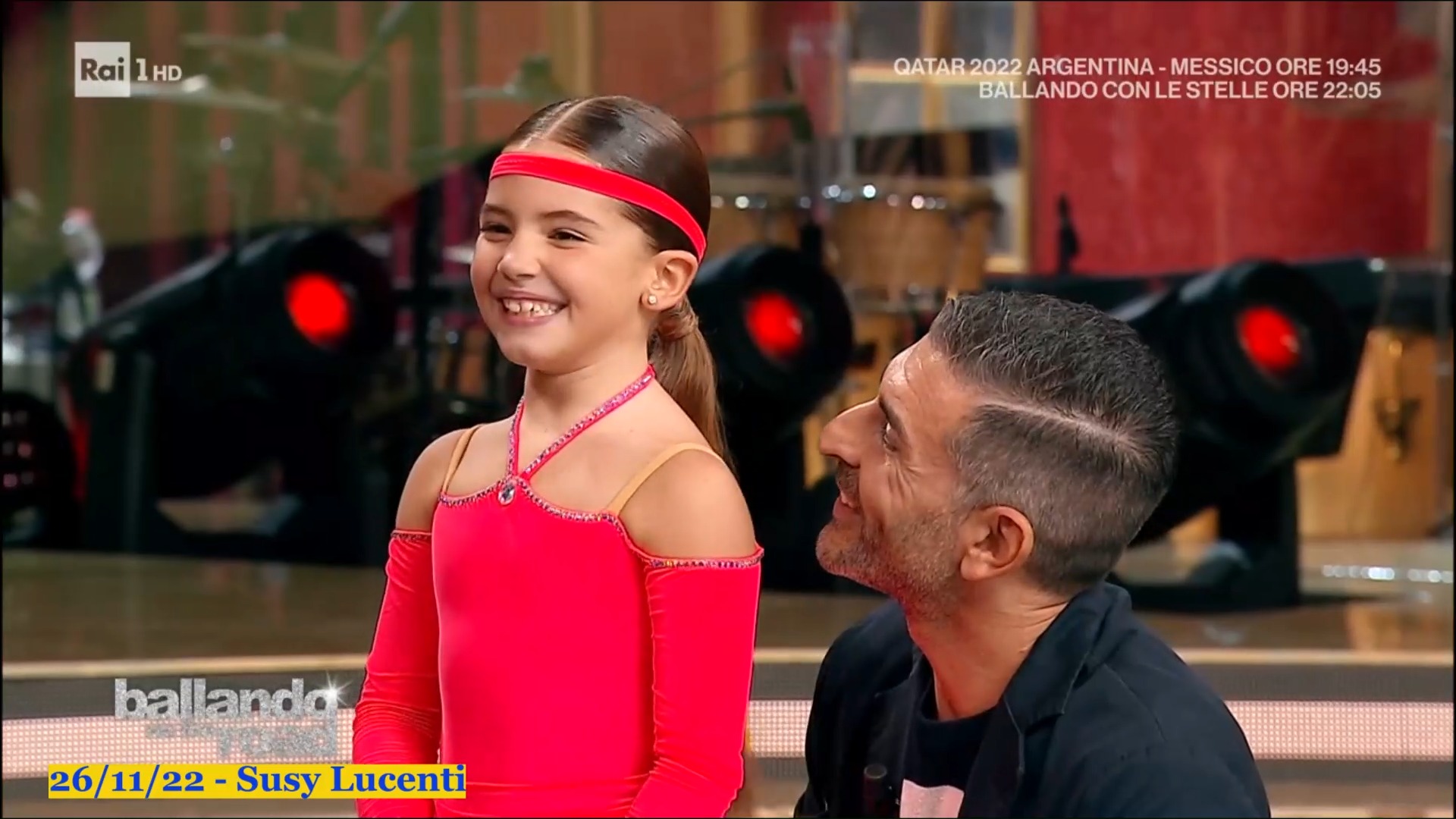 26-11-22-susy-lucenti-figlia-di-scampia-si-esibisce-su-rai-uno