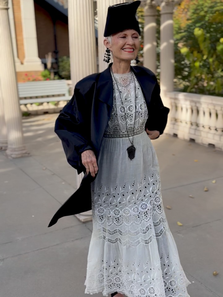 how to dress like an edwardian lady Technically the Era spanned the time of 1901 through 1910. I have been attracted the cotton lace sheer dresses, blouses, and flouncy skits worn during those years. , I composed a look Michigan