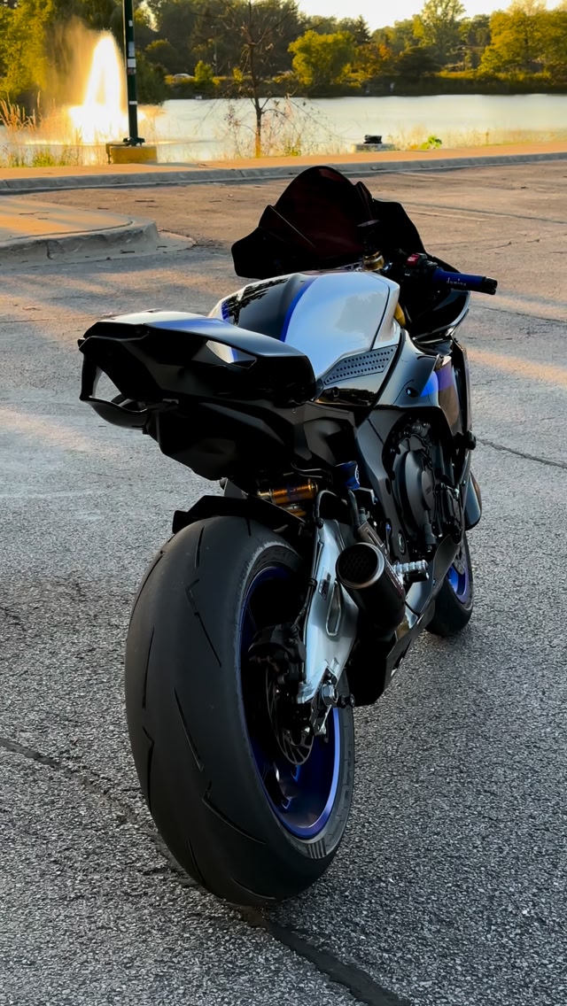 Golden hour 😮‍💨 . . . . ‼️ Need fairings, go fast parts, gear? I got ...