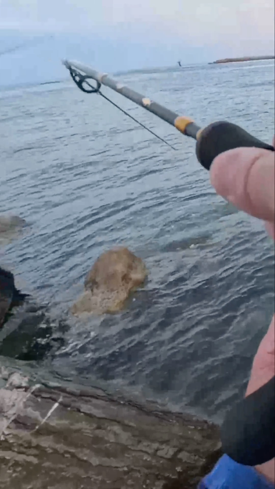 dark matter fishing rod combo Psychedelic Inshore Spinning Rods Model:704H 6-10KG ensuring a secure hold 2500D-H Carbon Fiber Drag Washer