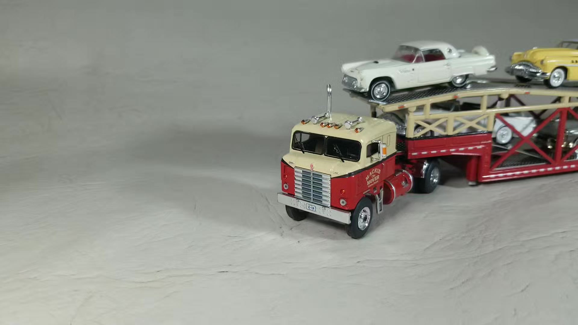 UD Trucks Quon GW 33 410 Tractor Trailer 1:50