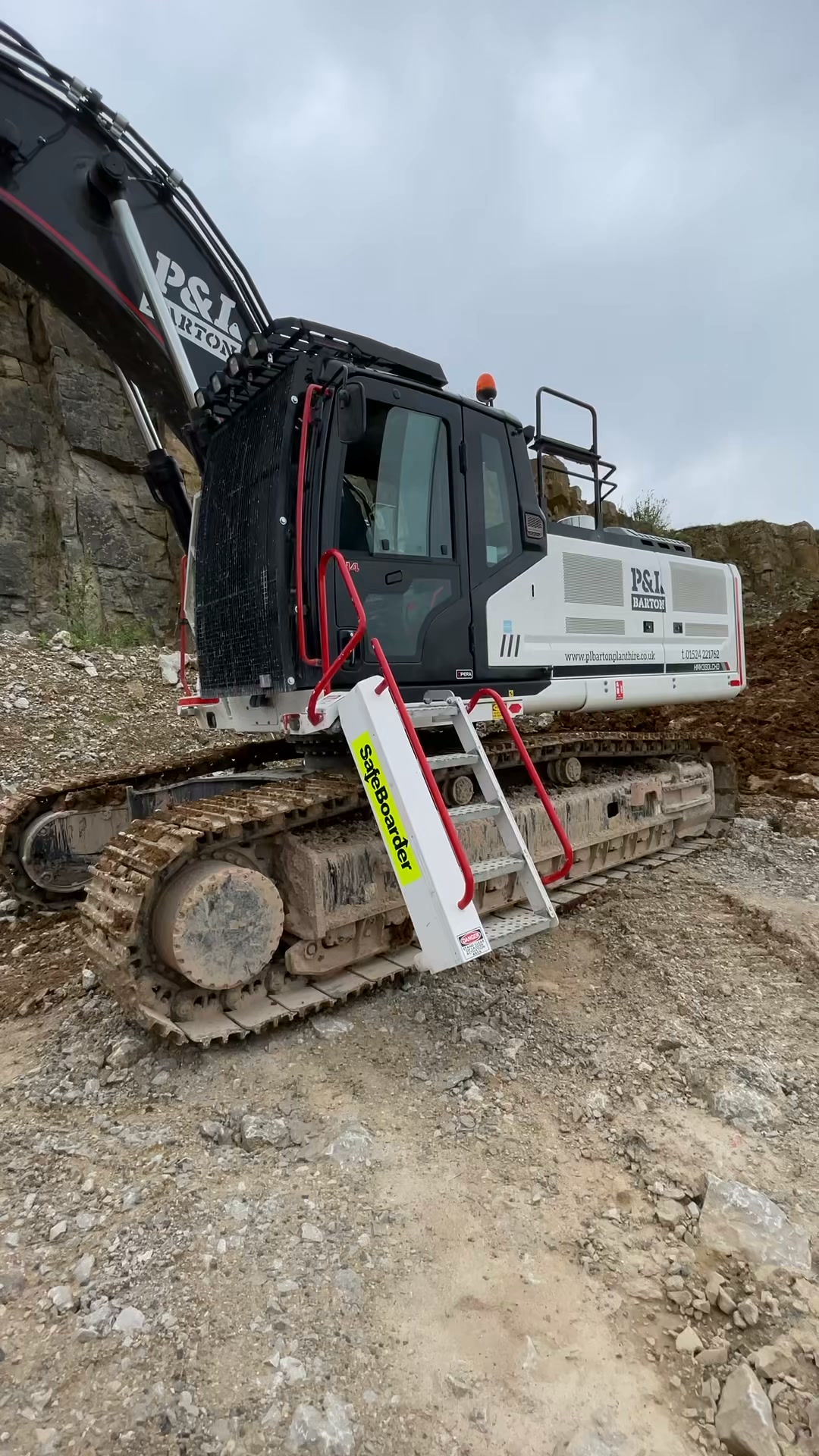 Group supplies trommel in action with The Si | Myla Beckman