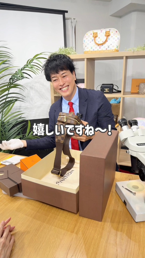 精緻な仕立てと上質な素材。ウェアやアイコニックなレザーグッズが豊富