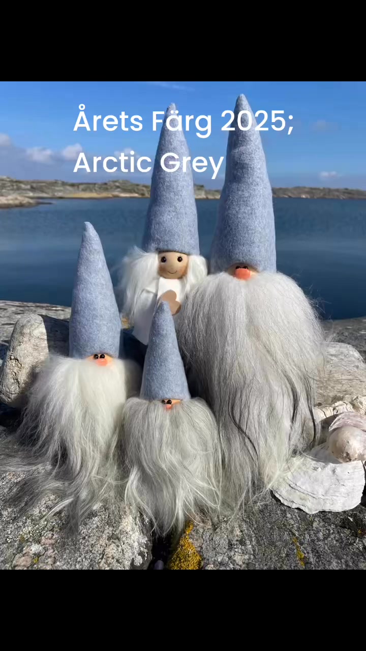 Ompen HB konsthantverk presenterar Årets Färg på mössa för sina Tomtar ...