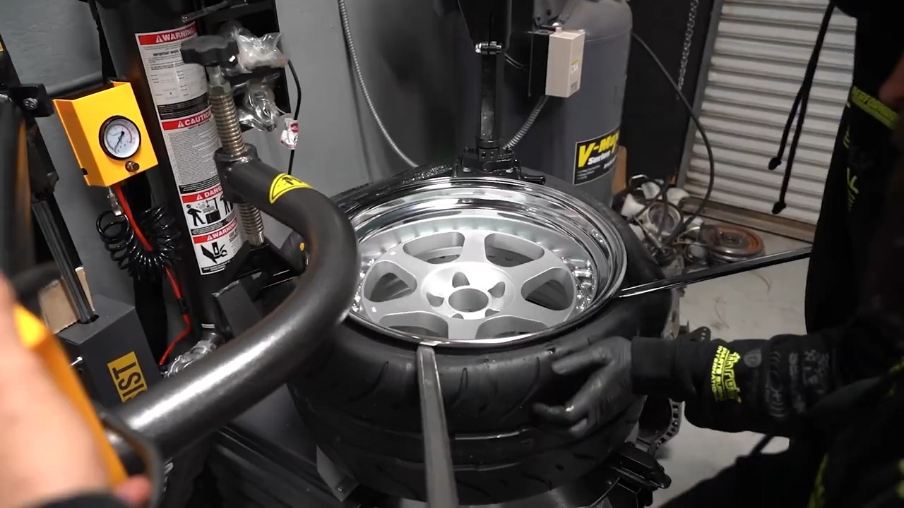 R32 Skyline Widebody Kit Install! (Pandem Widebody) | Nissan Skyline ...