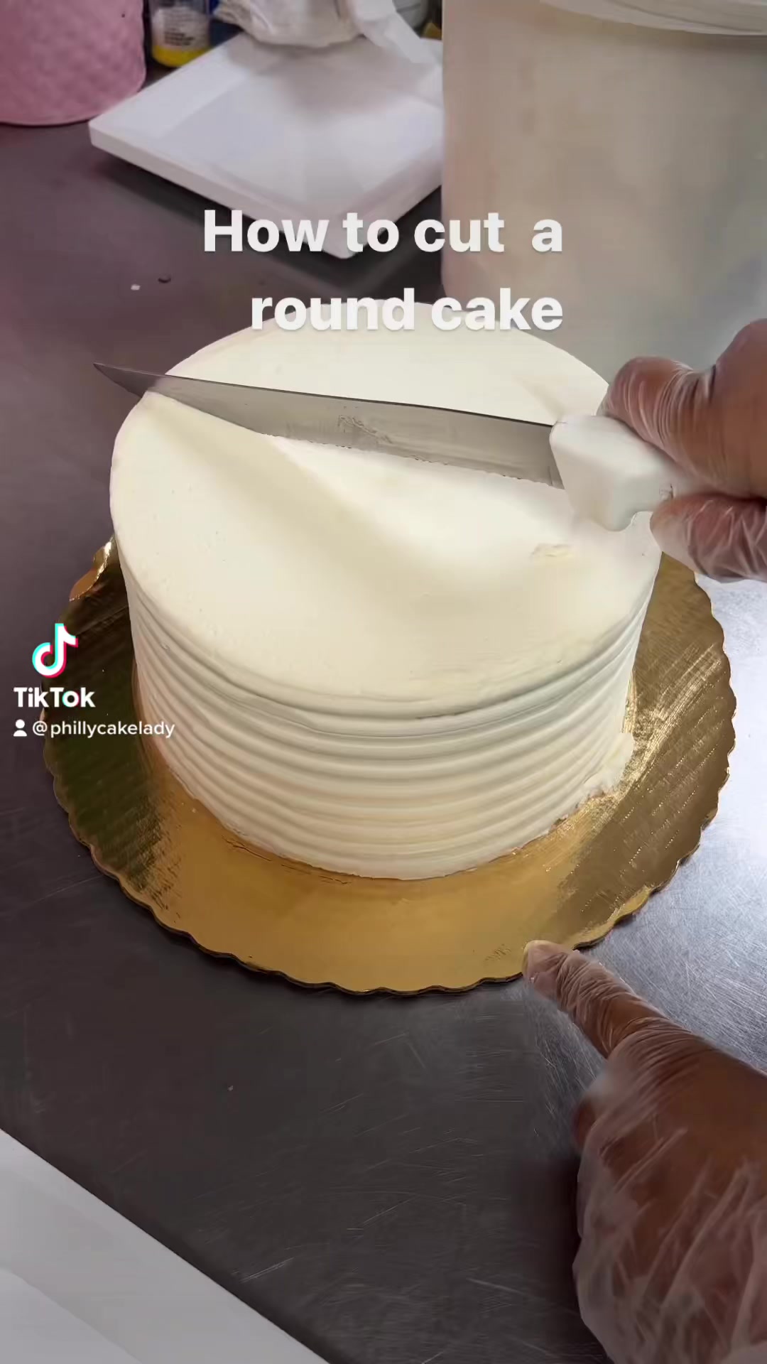 Here's an easier way to cut round birthday cakes. Hopefully this is ...