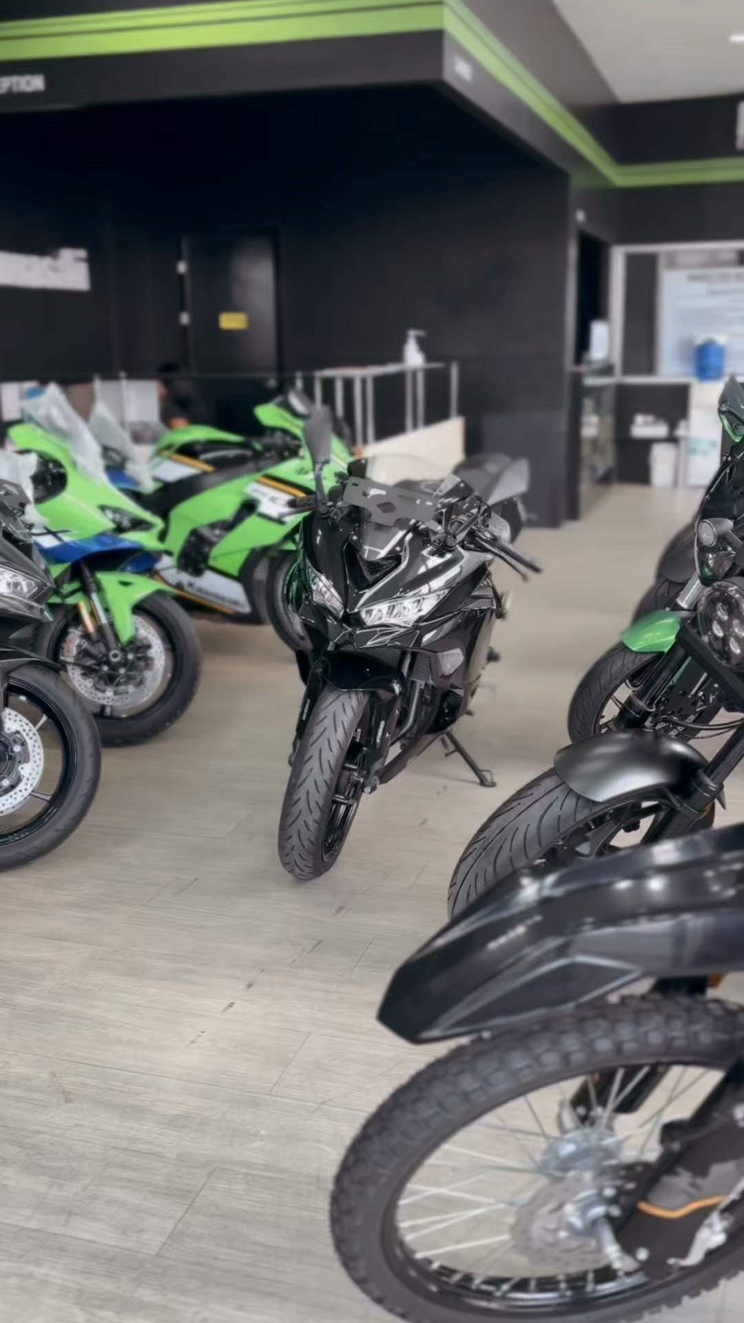 タケ ⚡ RIDE THE FUTURE WITH KAWASAKI Z e-1 Ready to experience the