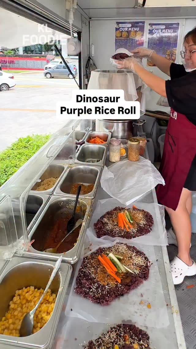 Dinosaur Purple Rice Roll 📍 @taiwanriceroll_my @ Uptown Damansara ⏰7am ...