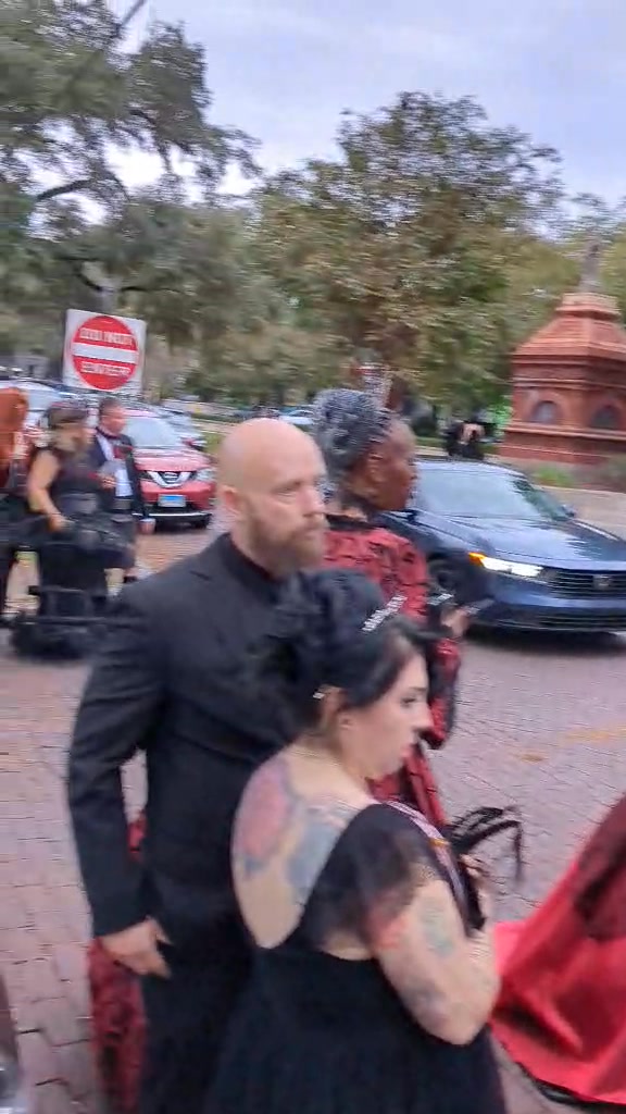 dementia video lady in red dress - The Conmother on Reels FBads_3_HexmasNewUS