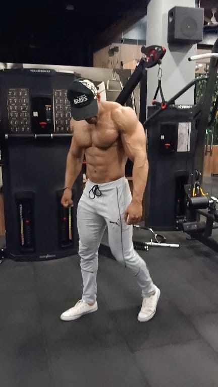 After workout posing 😎😎 #lifestyle #hardwork #bodybuilding #gym # ...