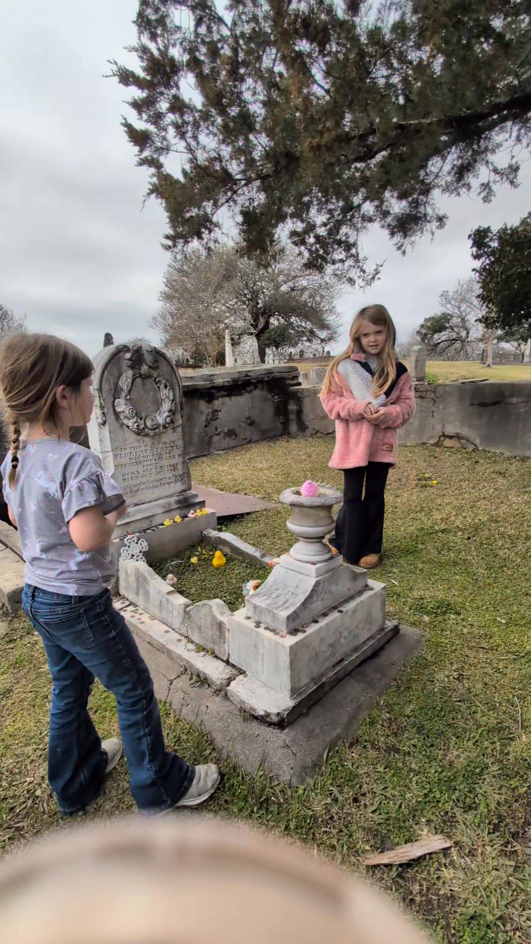Grave of Florence in Natchez, MS, a heartbroken mother's tribute