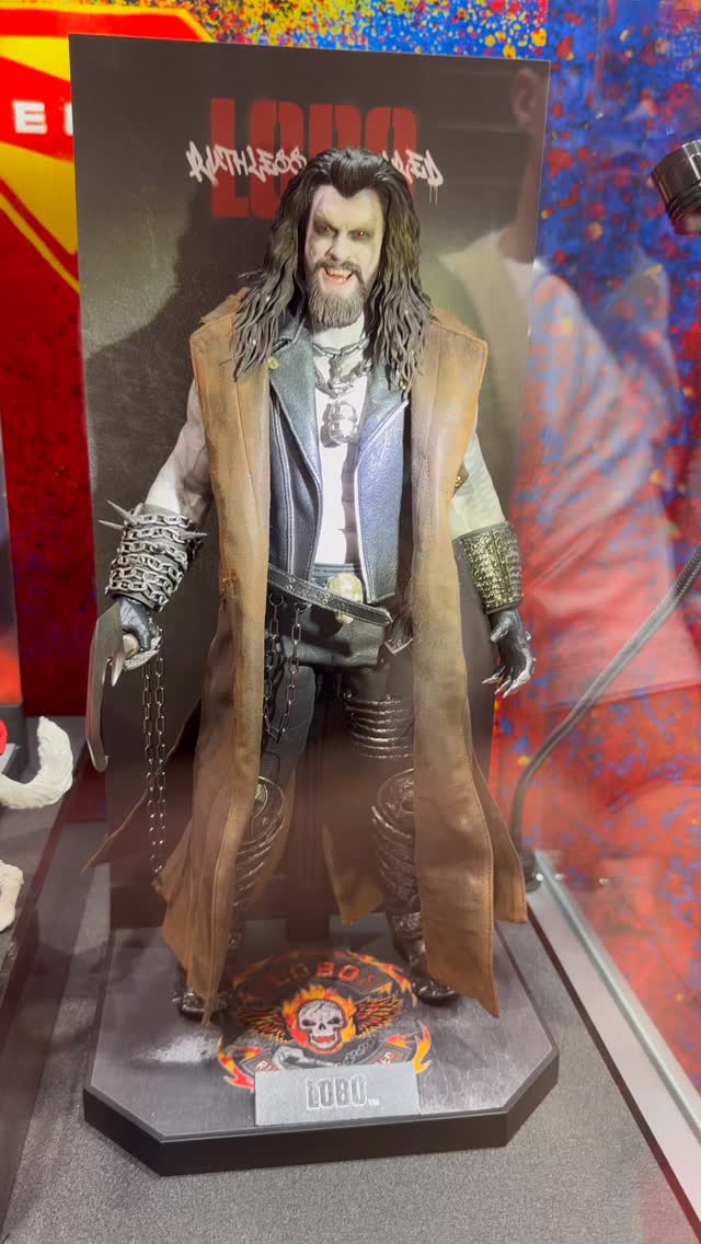 Hot Toys Supergirl Supergirl & Krypto Set/Lobo | Taghobby