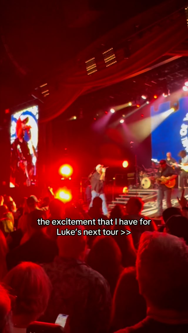 Luke’s ASL interpreter is his doppelgänger #lukecombs | Luke Combs ...