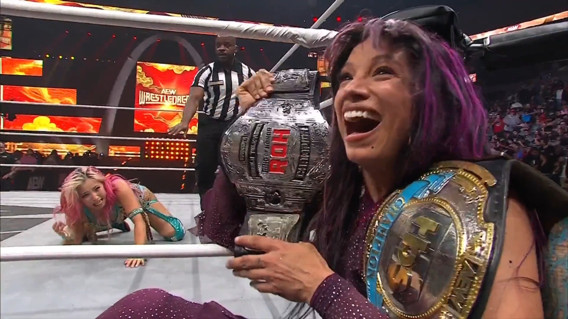 History made at #AEWWrestleDream! Mercedes Moné captures the Interim # ...