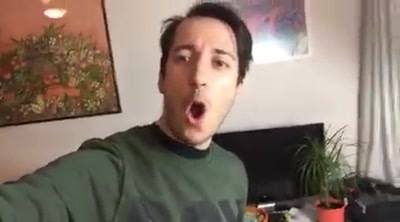 Un annuncio importante amatoriale quanto un film porno | By ...
