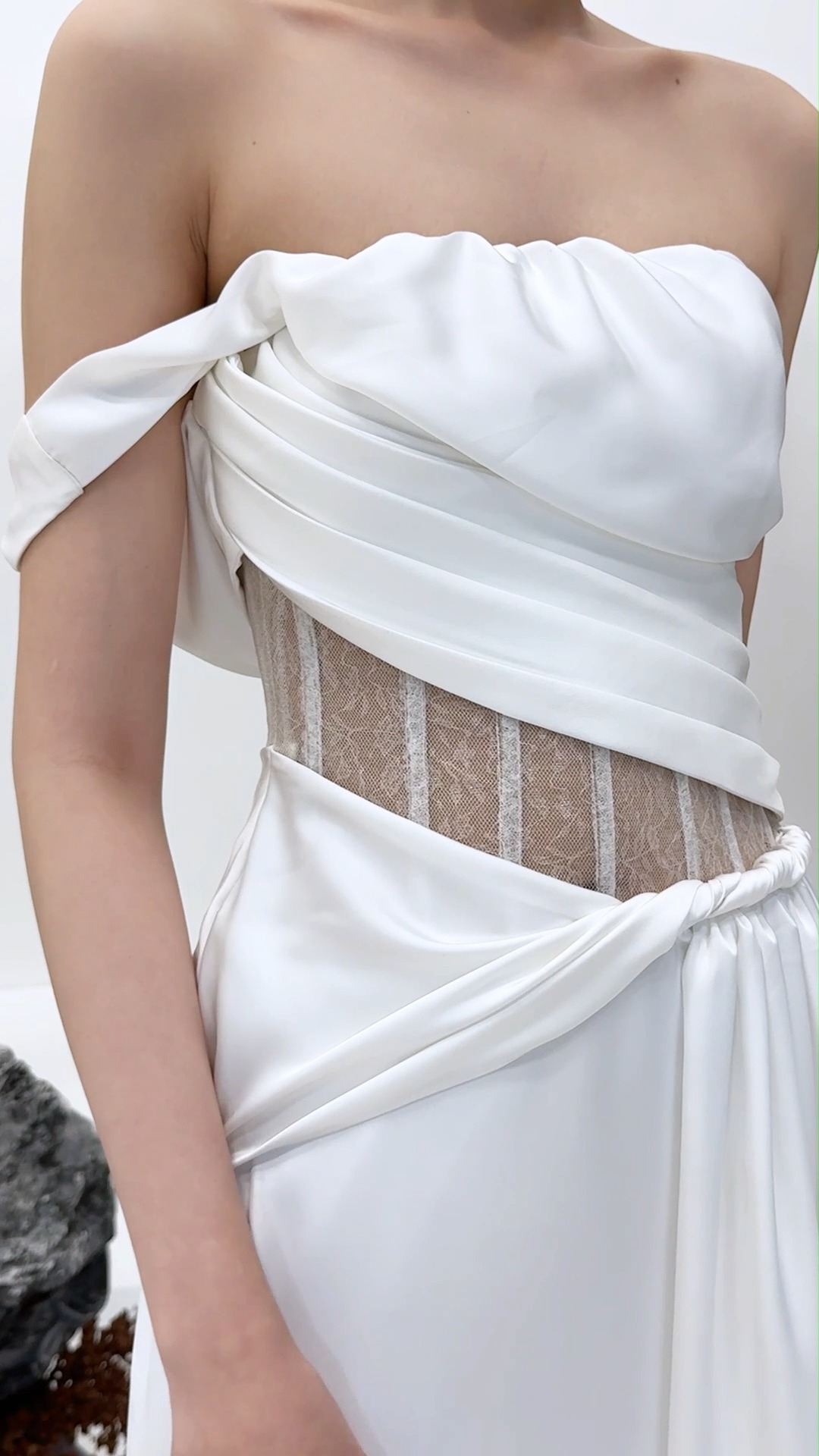 𝗦𝗬𝗡𝗜 𝗗𝗥𝗘𝗦𝗦 | NEW ARRIVAL Trong trẻo với sắc trắng tinh khôi và vẻ đẹp ...