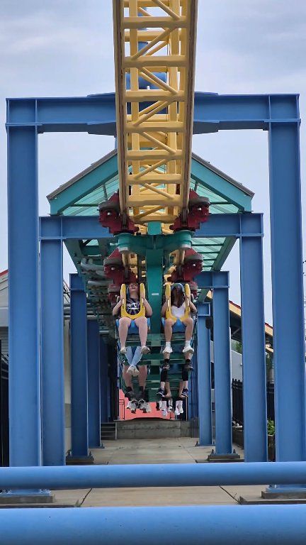 Steel Venom 💨💨💨 This fantastic Intamin Impulse coaster at