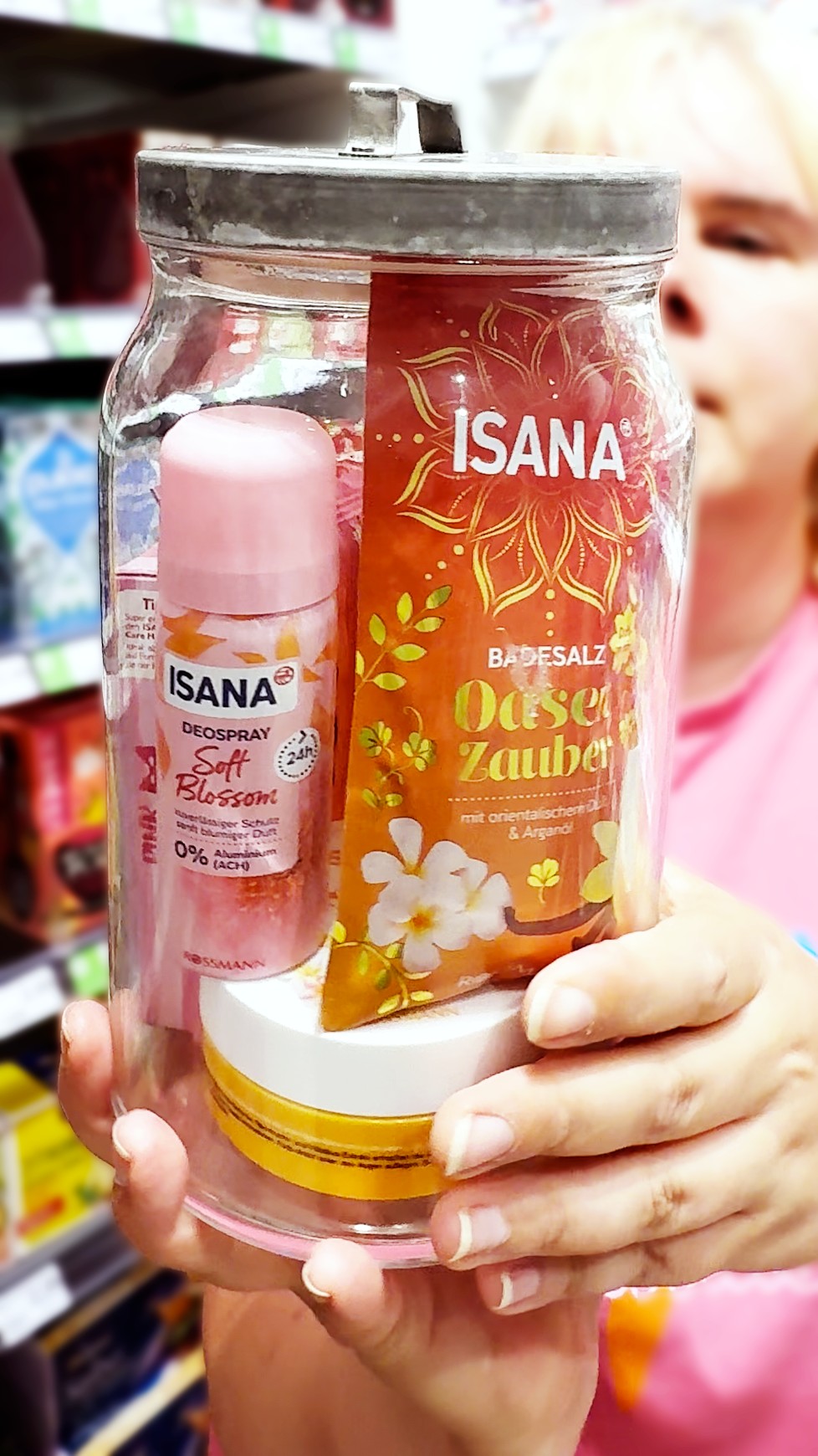 𝗦𝗼𝗺𝗺𝗲𝗿, 𝗦𝗼𝗻𝗻𝗲, 𝗦𝗽𝗮ß𝗴𝗹𝗮𝘀 ☀️, Bei Rossmann in den #Rathauspassagen kannst du dir ganz einfach dein persönliches Spaßglas zusammenstellen., So einfach geht es: Fülle ein Glas mit deinen