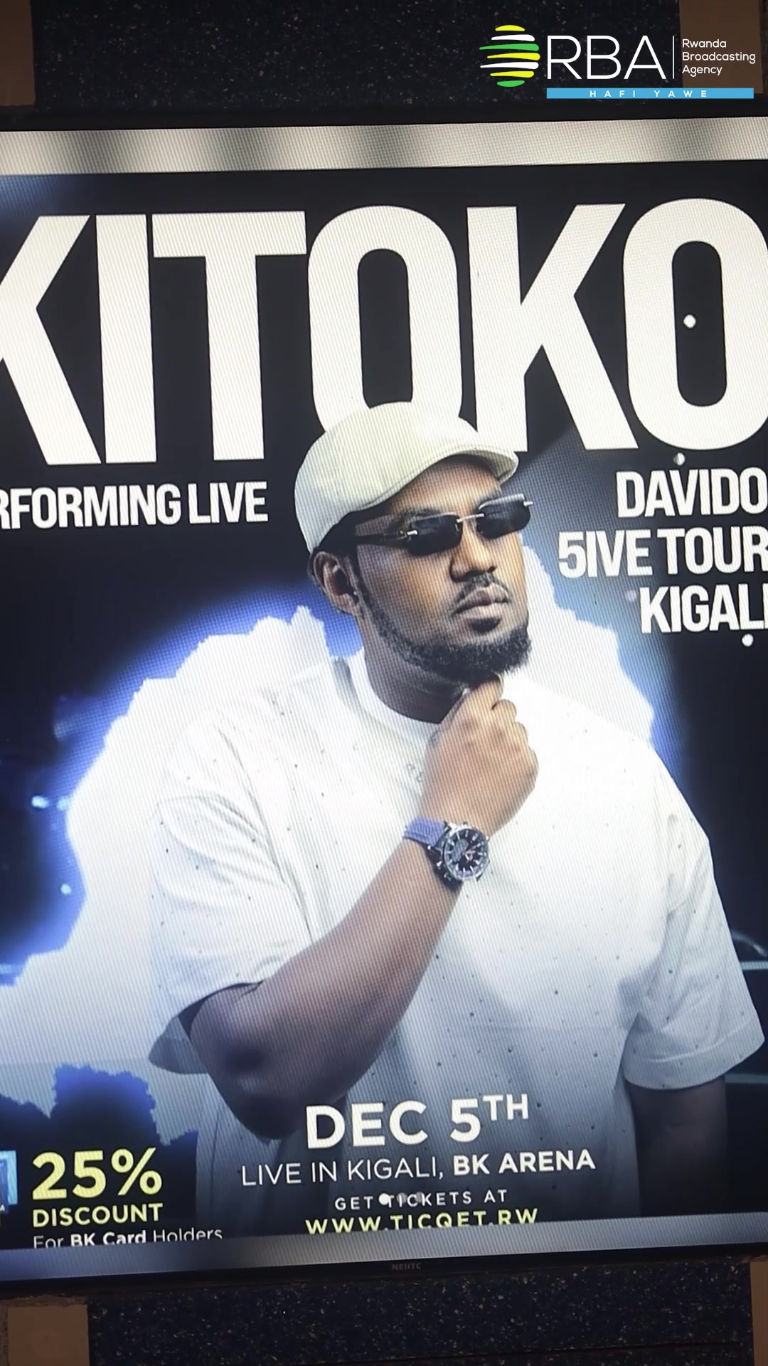 Umuhanzi Kitoko Bibarwa yari umutumirwa mu kiganiro #RTVVersus cyo kuri ...