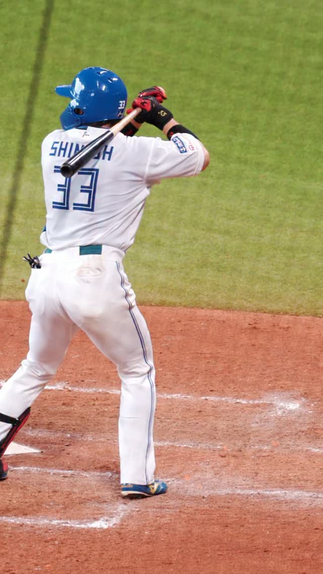 北海道日本ハムファイターズ - 郡司裕也選手は新背番号の「3」でお届け