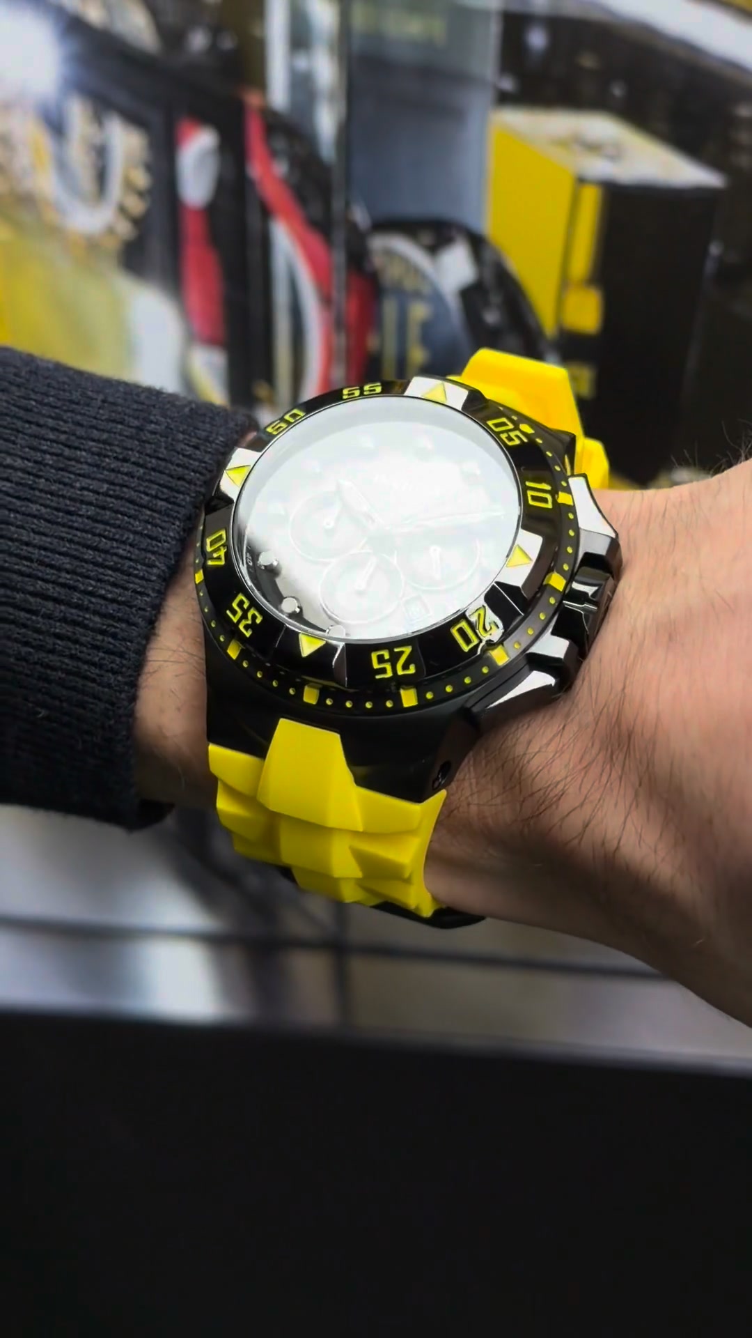 𝗠𝗼𝘃𝗲 𝗯𝗼𝗹𝗱. 𝗦𝗵𝗶𝗻𝗲 𝘀𝘁𝗿𝗼𝗻𝗴. ✨ The Invicta