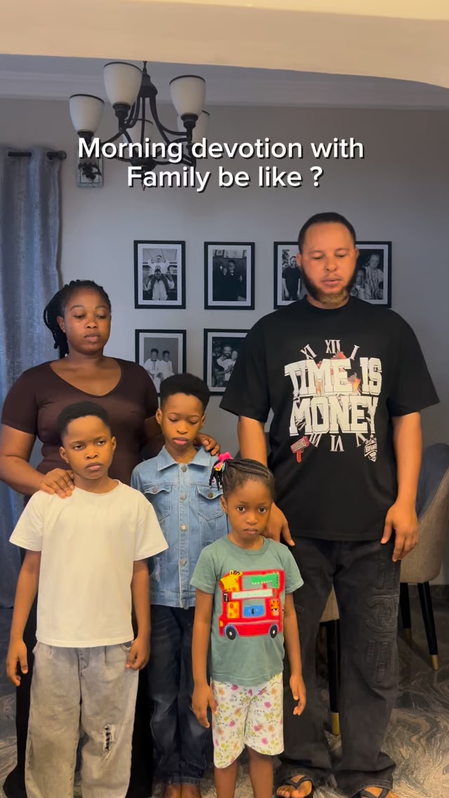 Comment down below, if you noticed it W/ @wife_of_dsource @queen_of ...