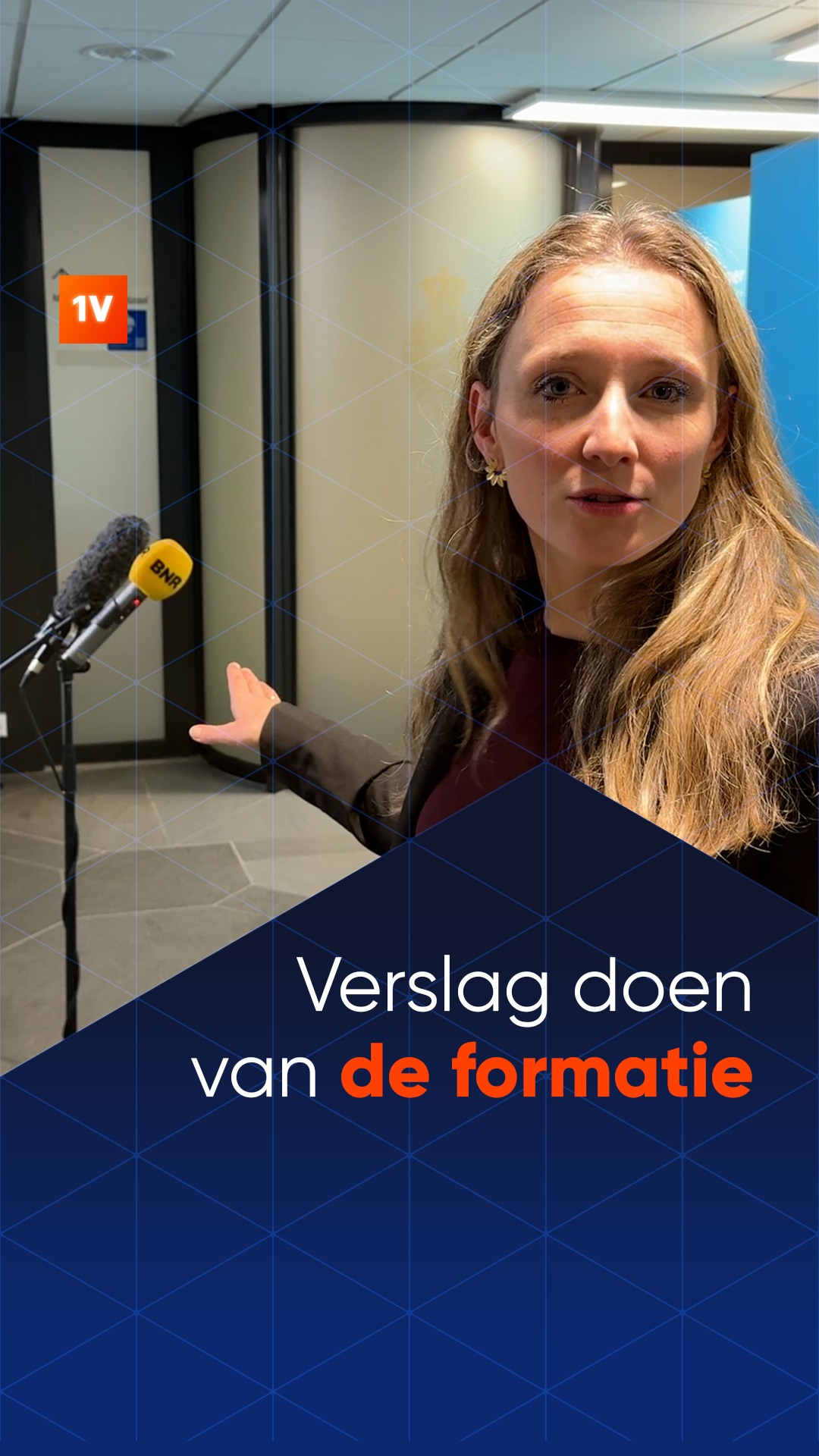 hoe-doe-je-verslag-van-iets-dat-vooral-achter-de-schermen-gebeurt
