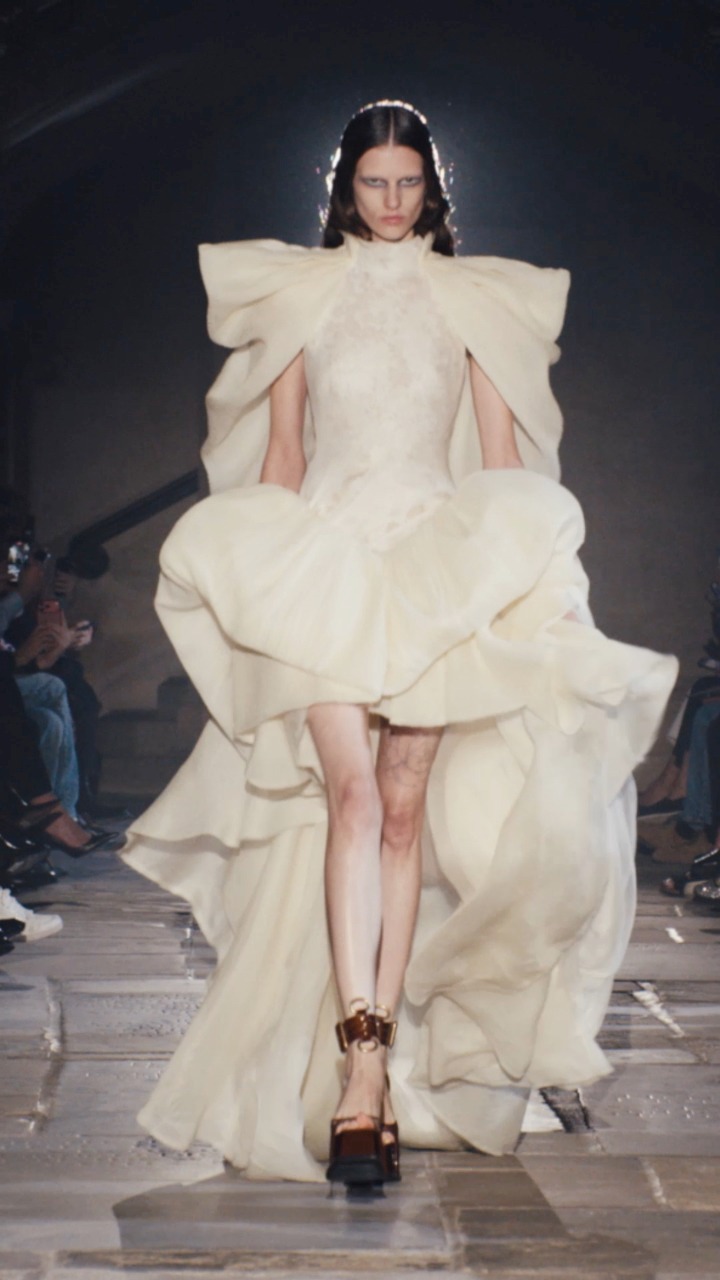 Alexander McQueen (@AlexanderMcQueen) • Facebook