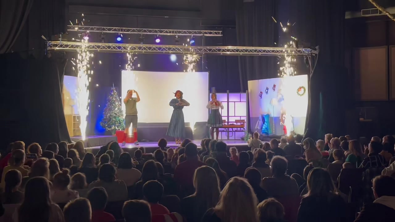 Miss Poppins A La Rescousse Du Pere Noel