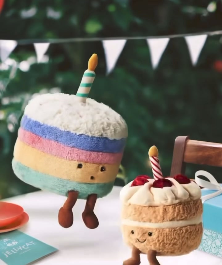 🎂🧁🎂Which is your favourite @jellycat Birthday cake - either