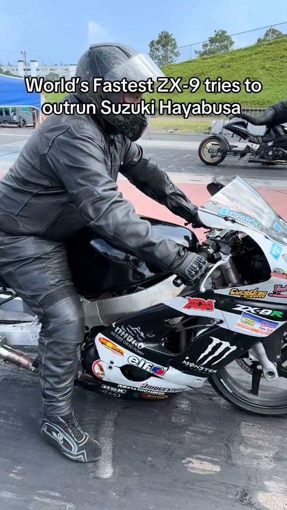 World's Fastest Kawasaki ZX-9 vs Hayabusa! | CycleDrag