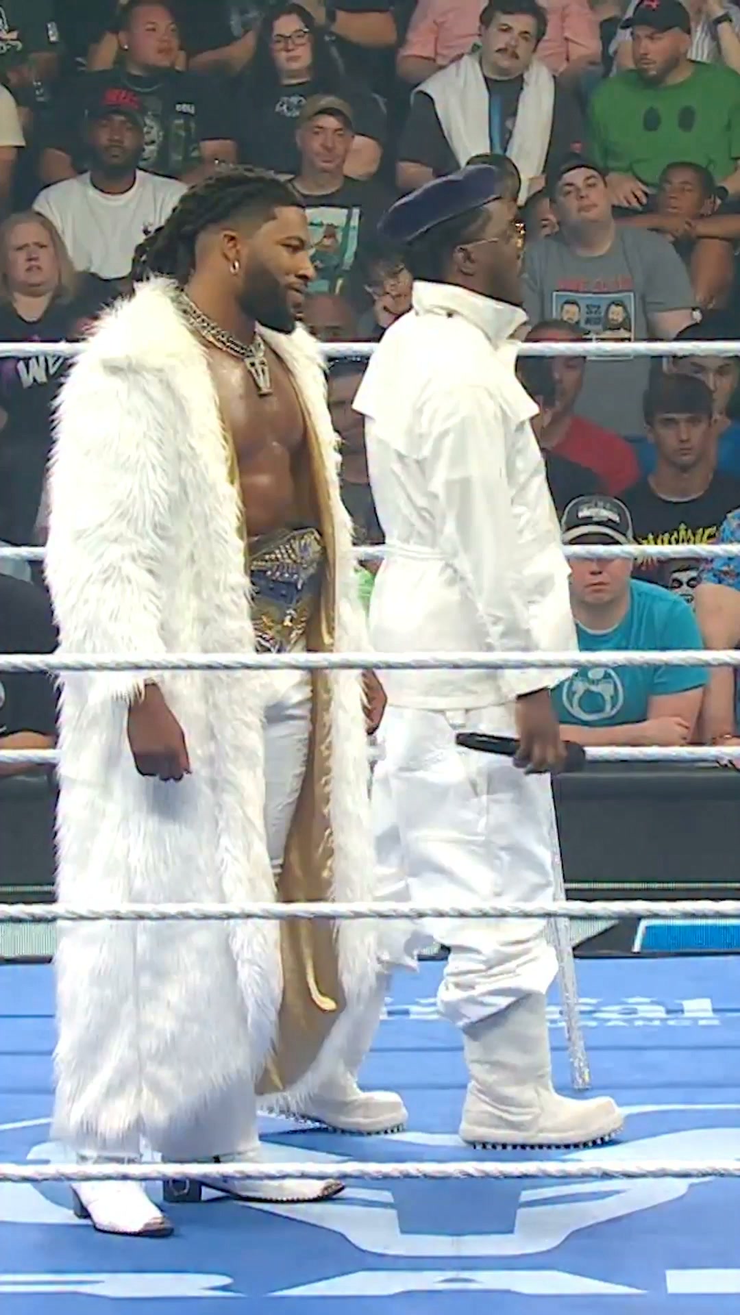 Give that man a match! 👊 #SmackDown | WWE