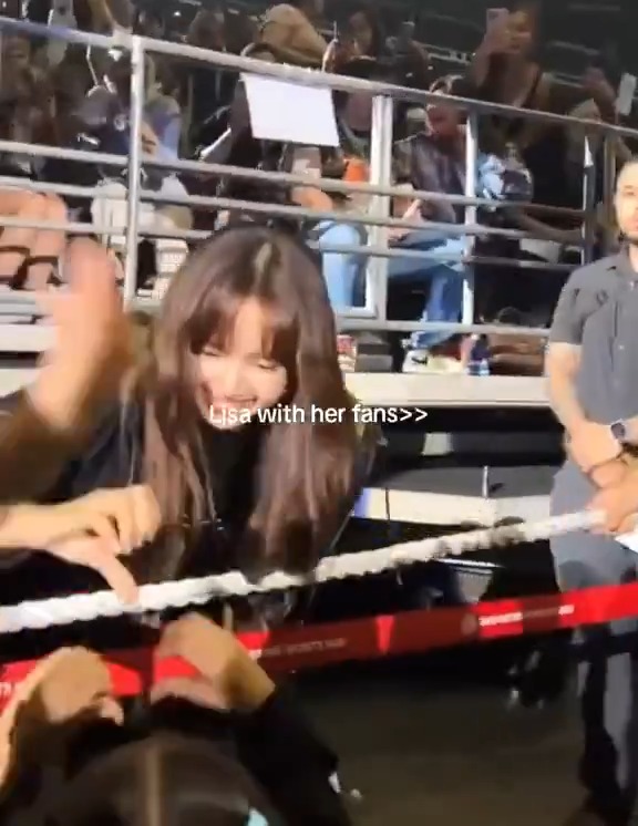 the way lisa loves and respects her fans is so healing. a literal
