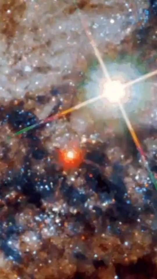 Hubble registra a explosão de estrela e seus anéis de luz a 10 milhões ...