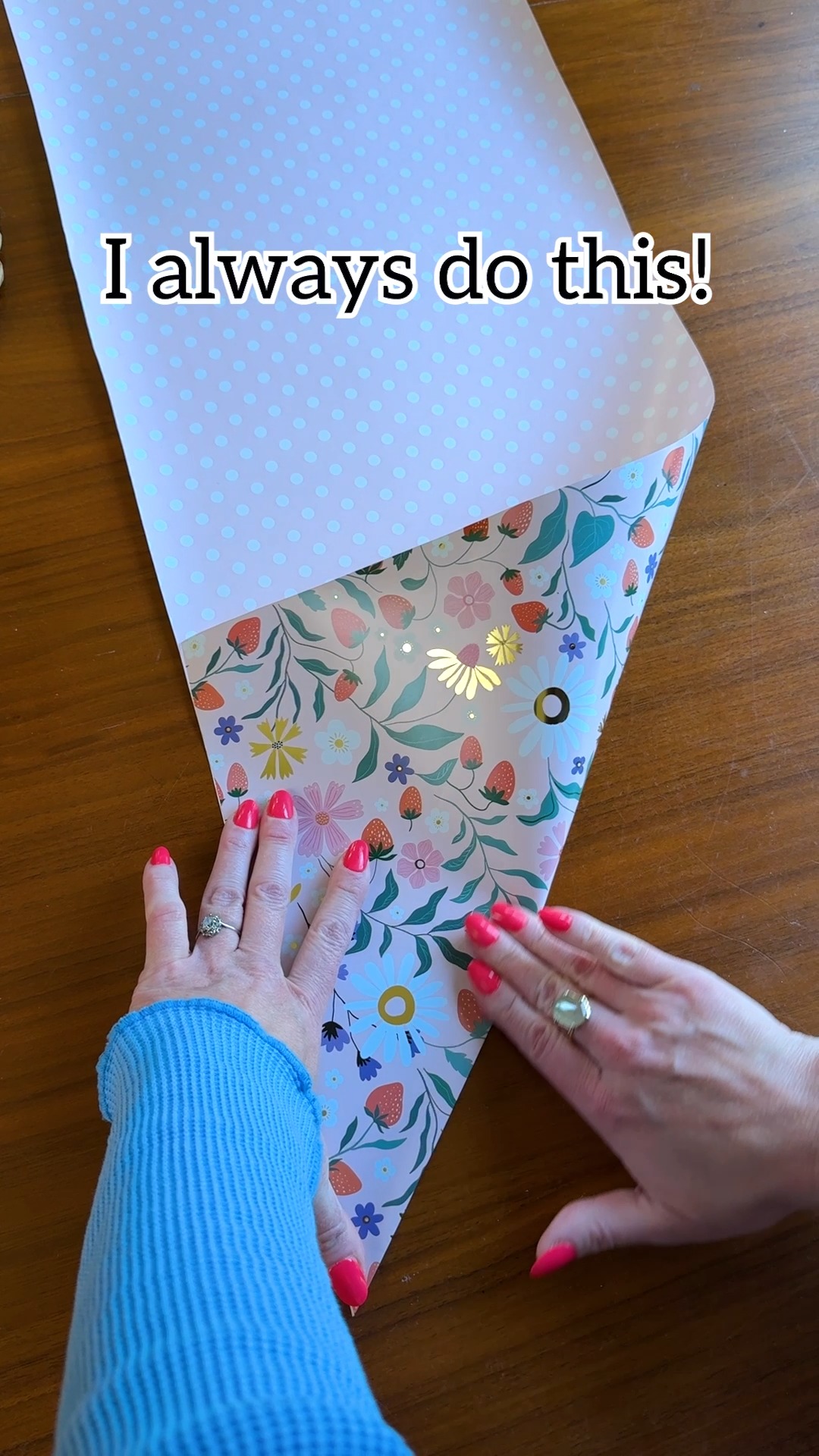 Beautiful wrapping trick! How to wrap a gift with a card pocket! # ...