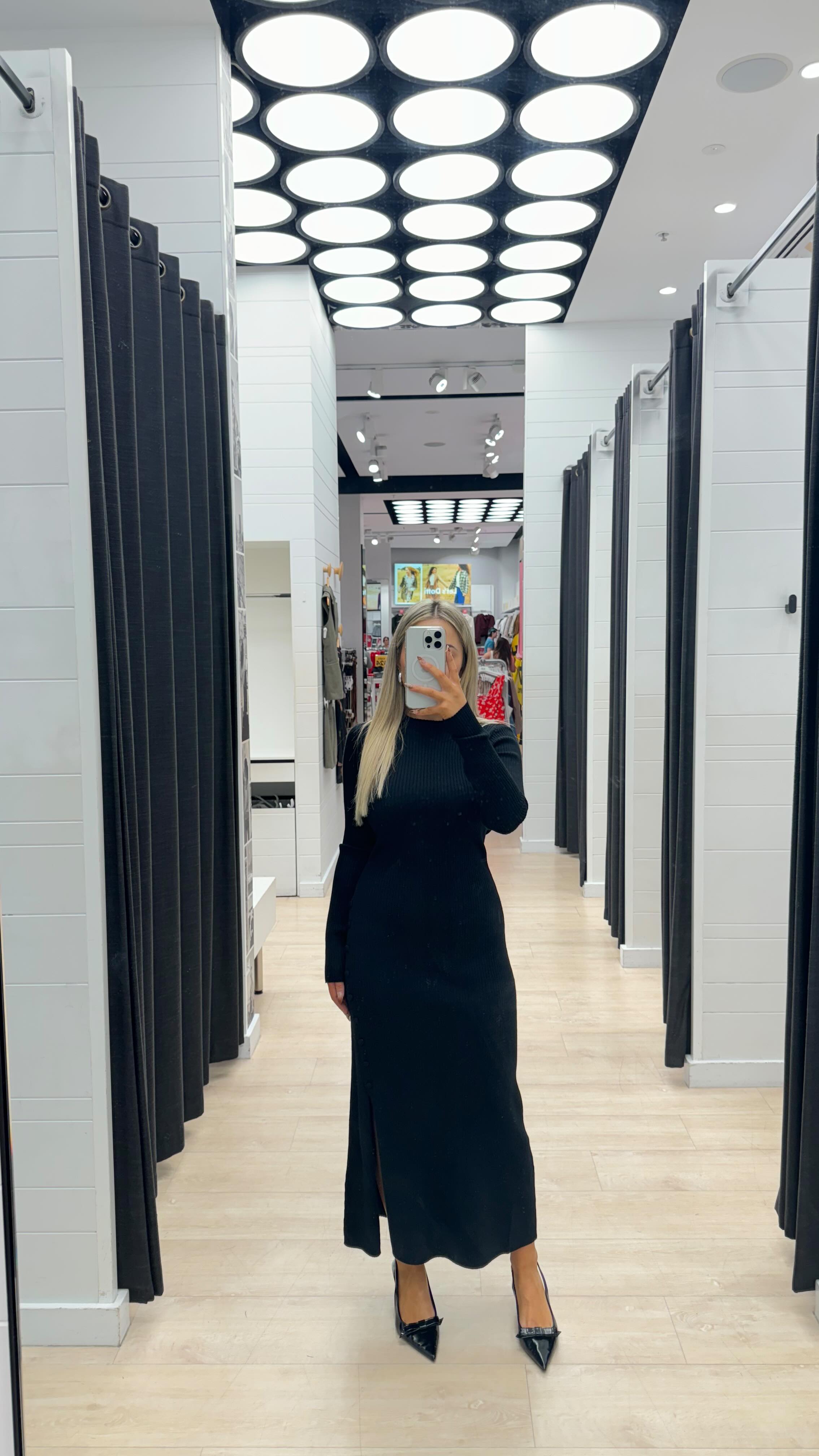 soulina knit maxi dress Angel energy in our new 🤍 OUTLET-JANUARY