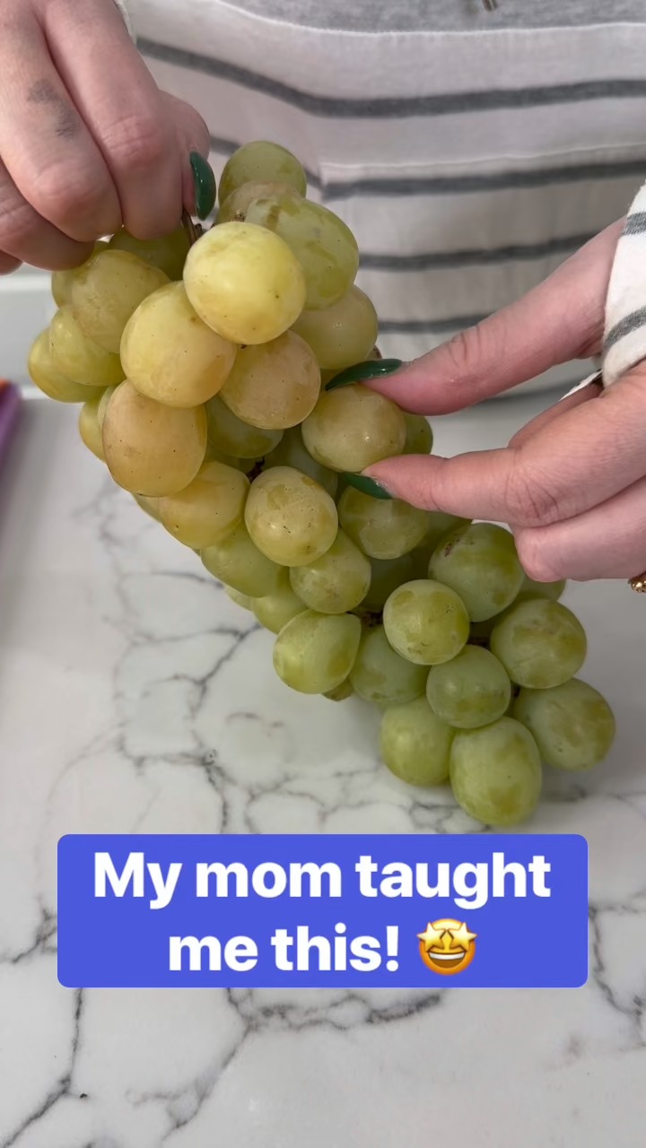 My mom taught me this awesome grape hack! #reels #fblifestyle #hack | J ...