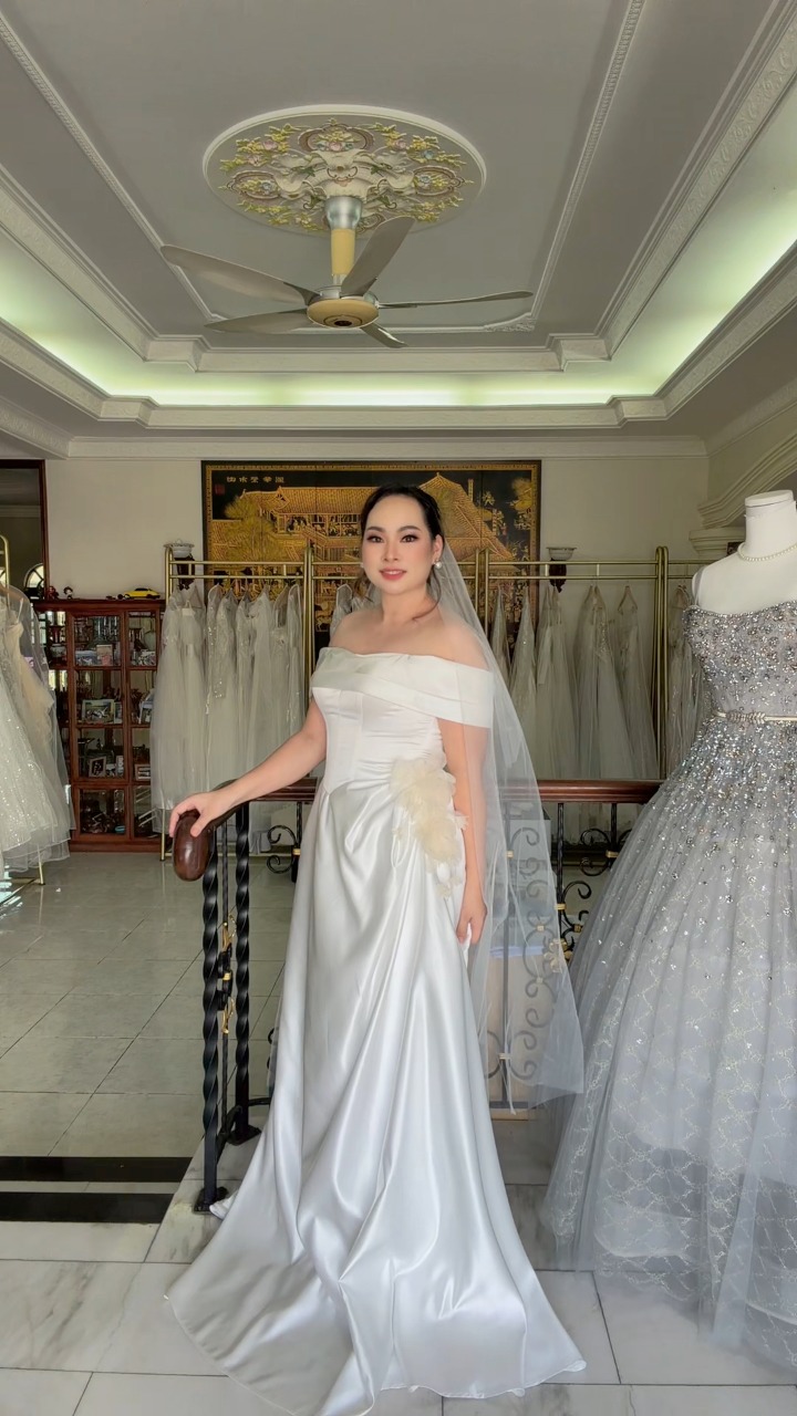 ✨ POV: You found the dress you can wear for more than just your wedding. 🤍, Simple, elegant & effortlessly beautiful. ✨, Perfect for:, 🤍 Bridesmaids, 💍 Engagement, 🎂 Birthday, 🎓 Prom Night, 🥂 Dinner & 