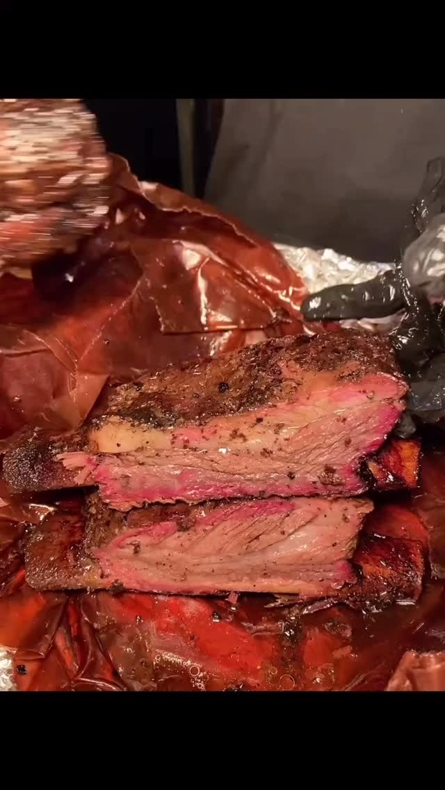Beef ribs hit different 🐄🦴💯 📷 @bbq_street_grill 🔥 #grillmastersclub # ...