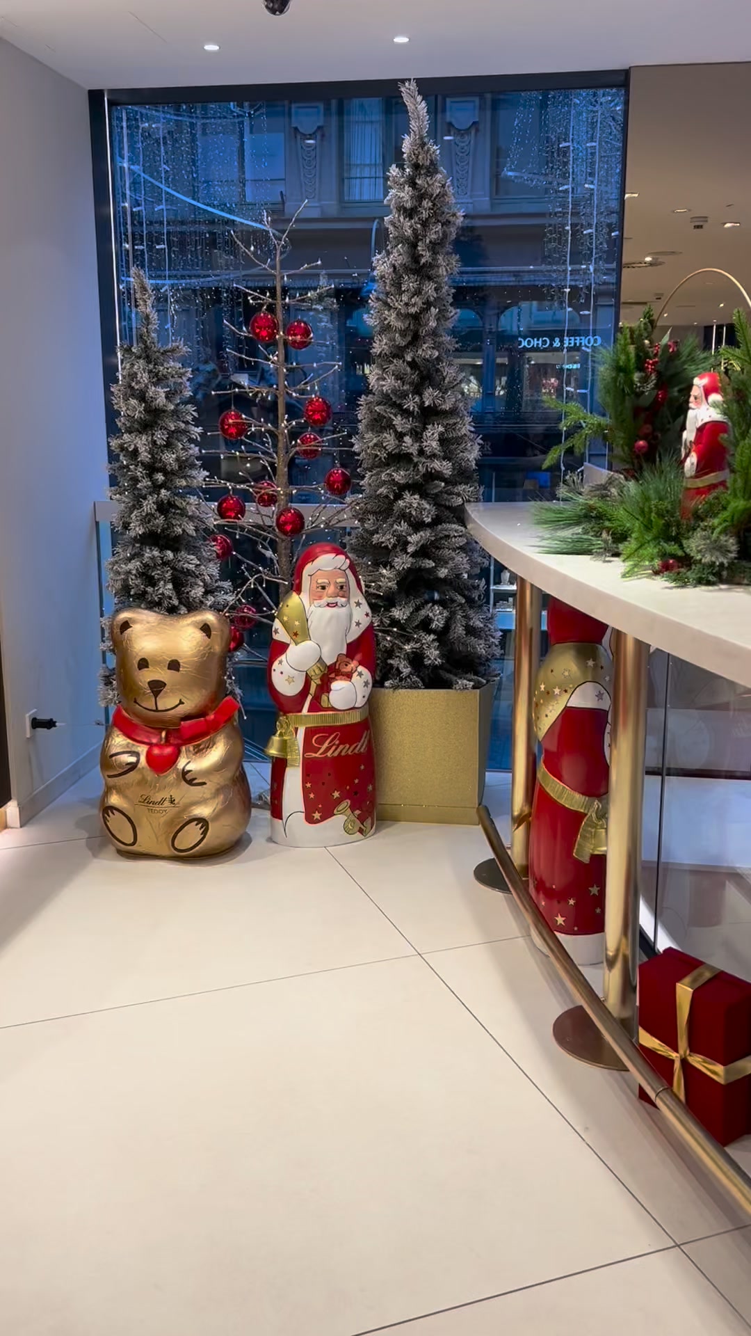 Lindt 2 level store in Vienna Austria #travelmakesmemories # ...
