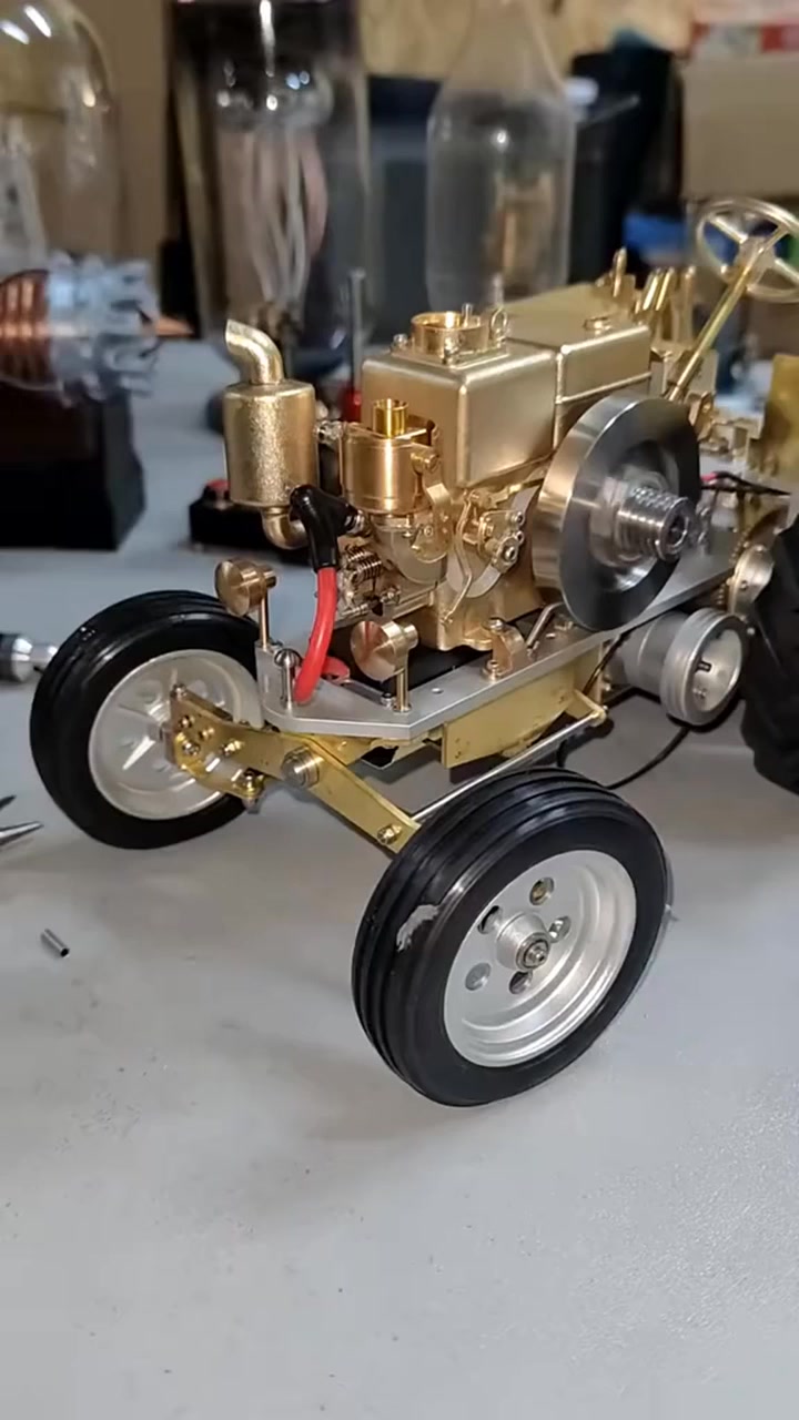 Play a rc engine car #engineeringlife #enginediy #rcengine #fyp #rccar ...