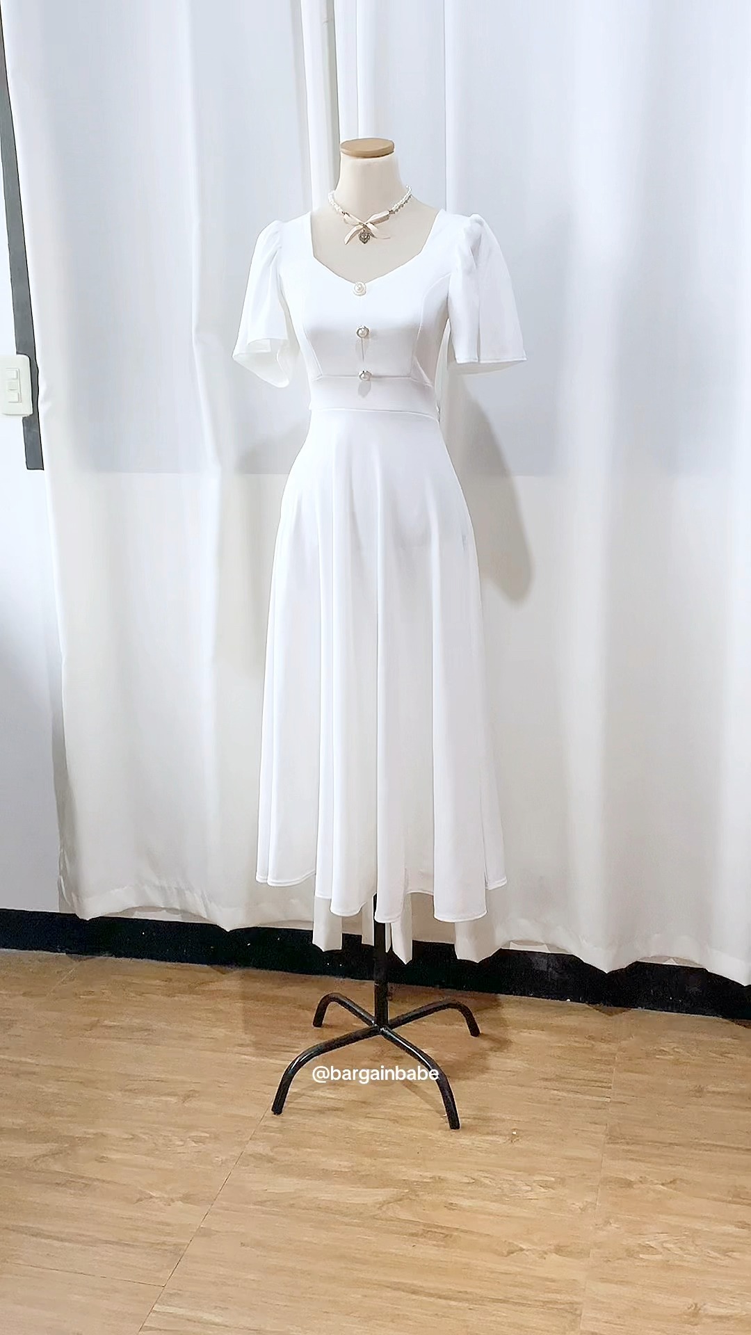 White flowy dress 🤍🦢 #dressph #whitedress #mididress #FlowyDress # ...