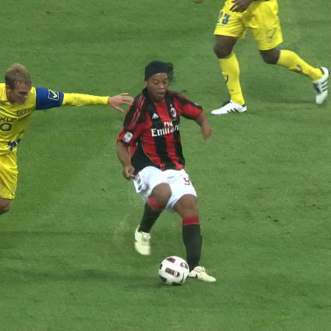 Ronaldinho bringing the magic in Milan✨ | Bleacher Report