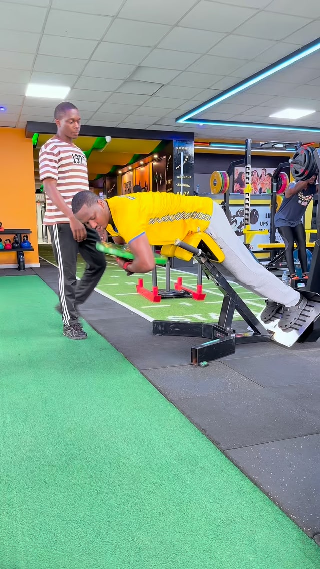 In the gym with coach, not to impress, just to feel good. | Edson ...