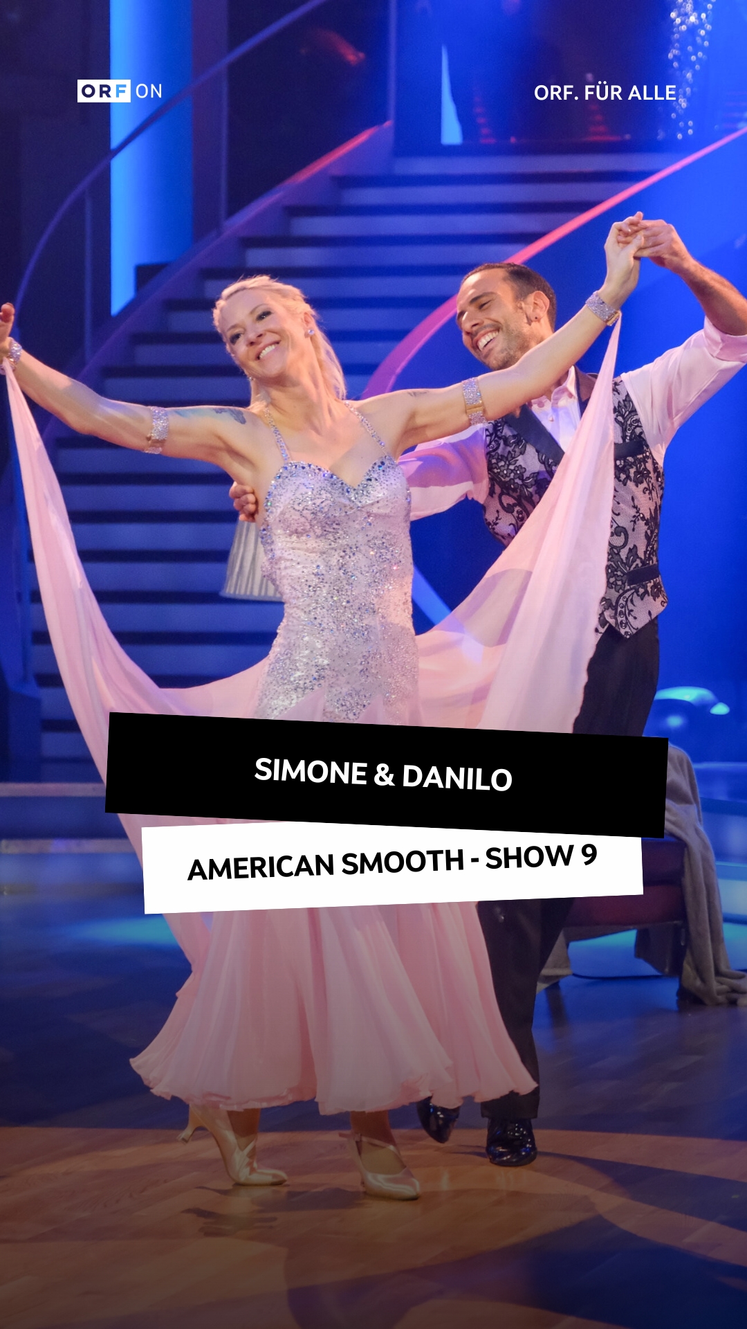 Simone Lugner & Danilo Campisi tanzen einen Amerian Smooth zu 