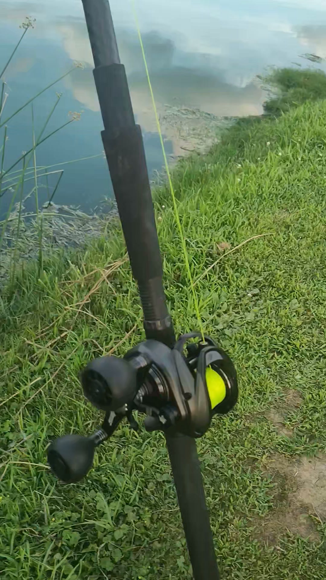 avet jx6 3-g jx lever drag 2 speed casting reel 6/3 MC Conventional RED 6 Segment Model:SHD201SPT (Left Hand Retrieve) WFS 534 - Smallmouth inshore reel for tuna