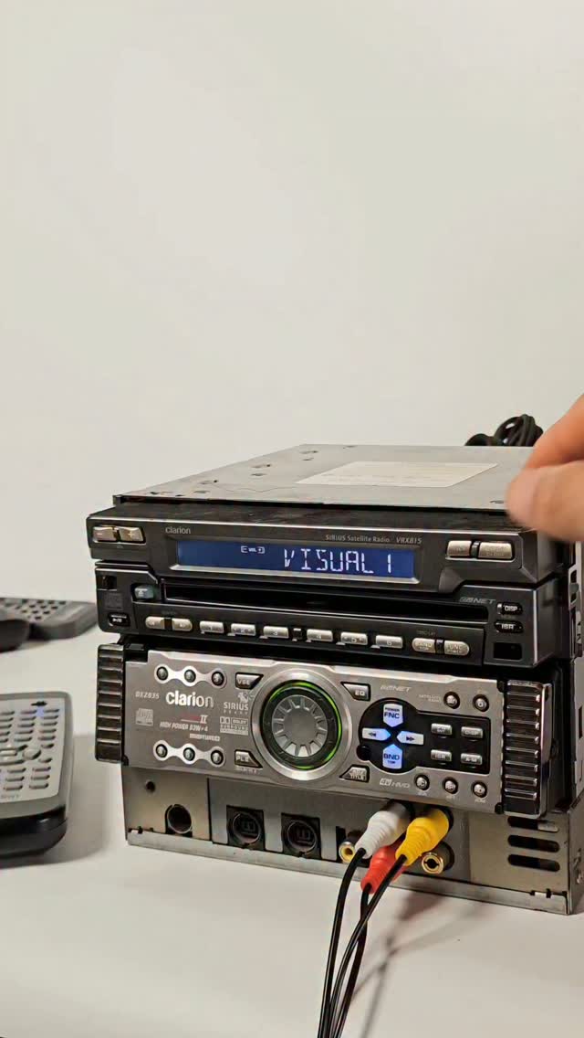 Clarion VRX815 / DXZ935 ​A double stack of pure Y2K glory. The
