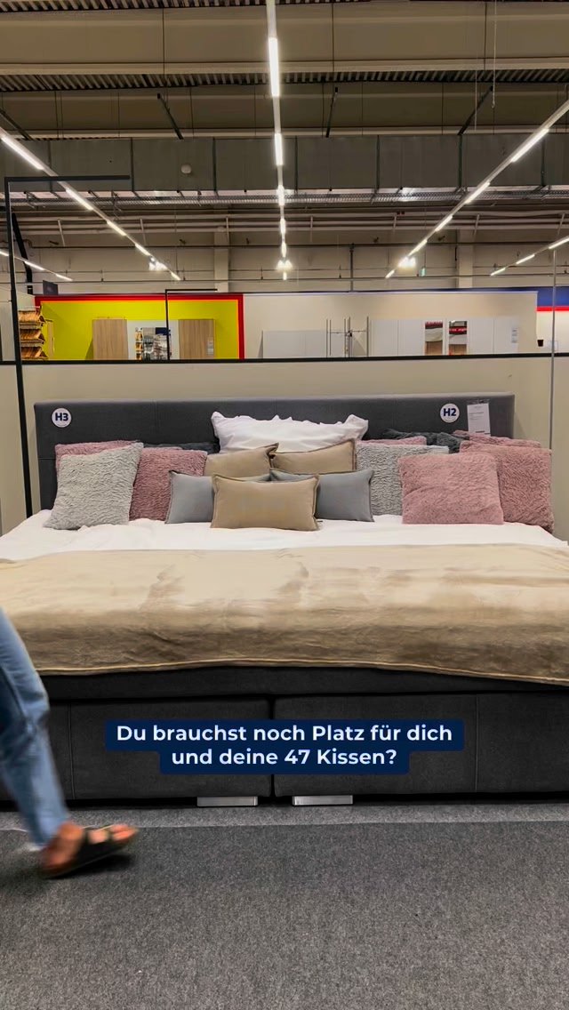 Hol dir endlich genug Platz für deinen erholsamen Schlaf…oder für deine 47 neuen Kissen! 💤, Dieses großzügige Boxspringbett mit einer Liegefläche von etwa 240x200cm bietet dir extra viel Raum- egal,