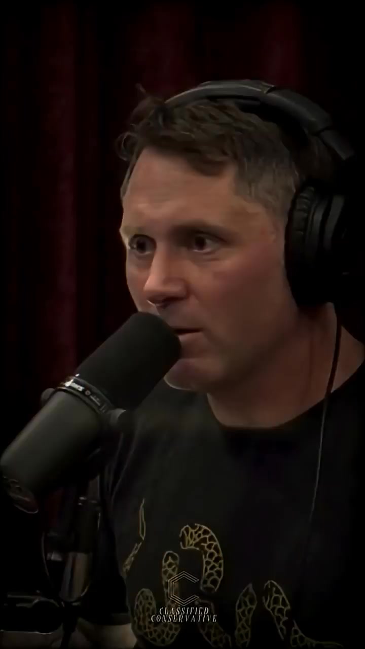 Joe Rogan Says Tucker Carlson Crushed Mike Pence_s Chances for a ...