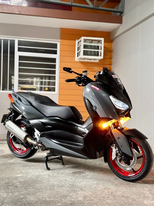 S1000XR Triple black turned ito M1000XR Decal from DRB GraphiX